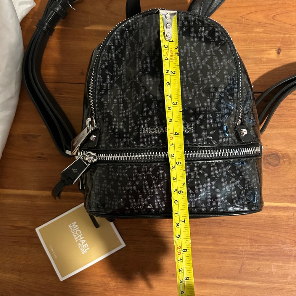 Michael kors small backpack purse - Picture 4 of 8